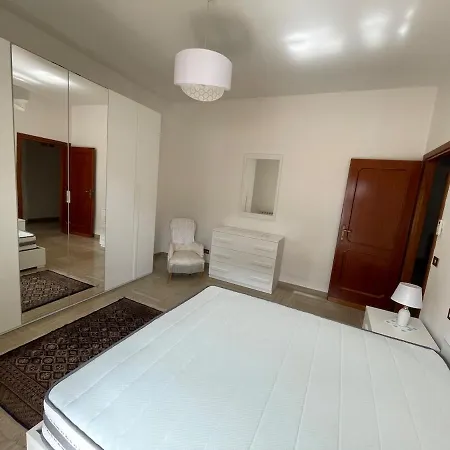 Con Terrazzo Fondi